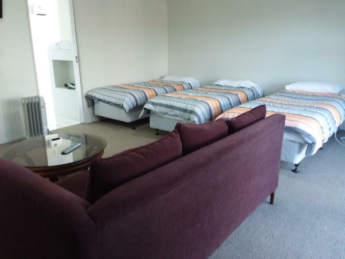 Pine Lake View Lodge Kaiapoi Экстерьер фото